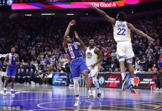 这名男子的 这名男子的