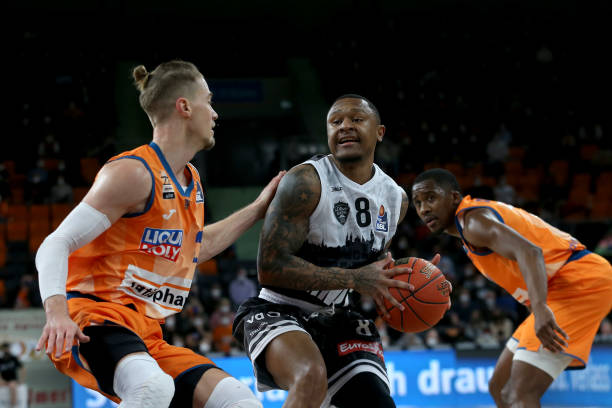 许多球迷喜 许多球迷喜