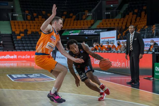 阿利亚西姆3-1逆转击败德米纳尔 晋级美网男单4强