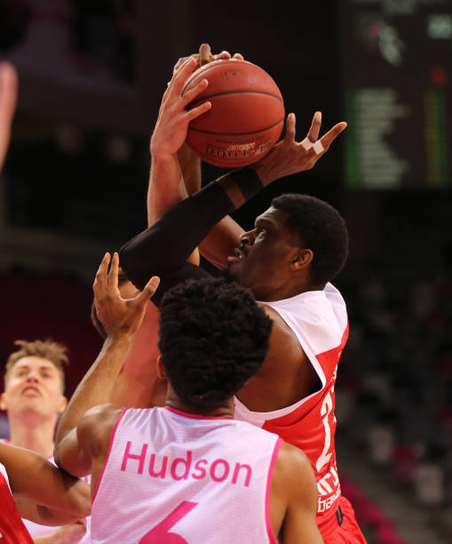 milan谈体育：打了十年联盟，头一次见到二级就能秒人的组合